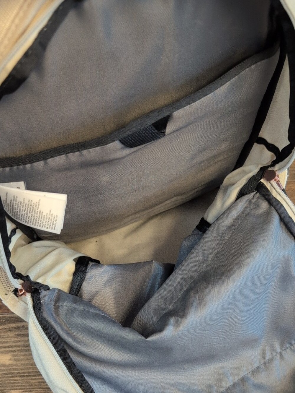 The North Face NF0A3VXG White Dune Jester FlexVent Backpack            786A - Picture 8 of 10